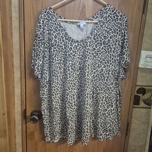 Leopard Print Short Sleeve Women's Top - Beige/Black.   Box 38